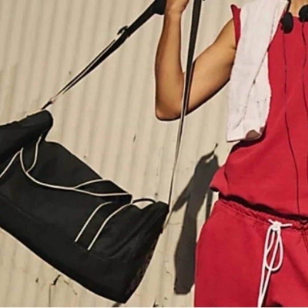 ‼️SOLD‼️ FREE PEOPLE Free People Movement Good Sport Duffle Bag - Picture 5 of 5